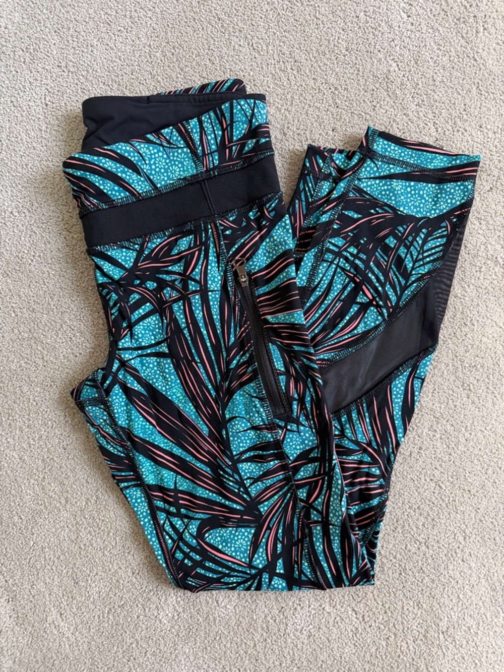 Lululemon Turquoise & Black Tropical Print Leggings